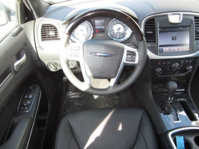 2011 Chrysler 300C  Base