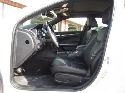 2011 Chrysler 300C  Base