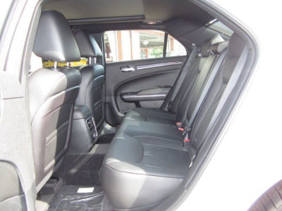 2011 Chrysler 300C  Base