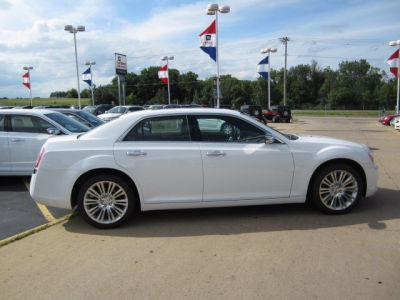 2011 Chrysler 300C  Base