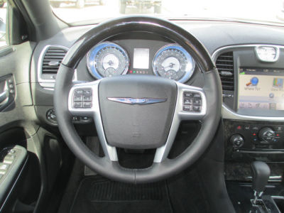 2011 Chrysler 300C  Base