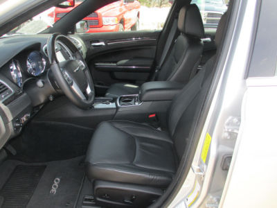2011 Chrysler 300C  Base