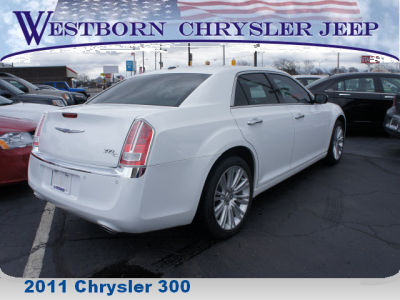2011 Chrysler 300C  Base