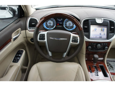 2011 Chrysler 300C  Base