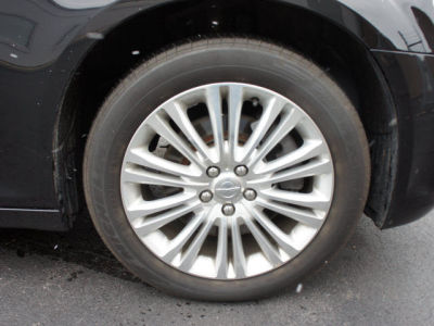 2012 Chrysler 300C  Base