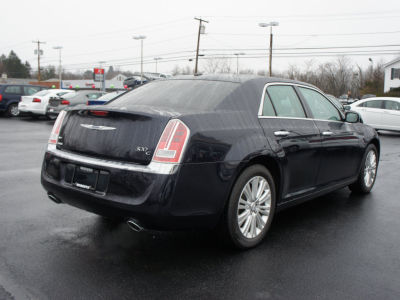 2011 Chrysler 300C  Base