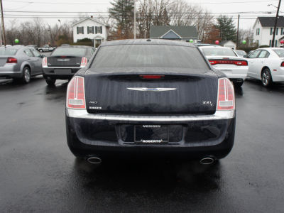 2011 Chrysler 300C  Base