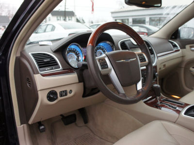 2011 Chrysler 300C  Base