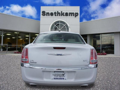 2012 Chrysler 300C  Base