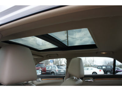 2012 Chrysler 300C  Base