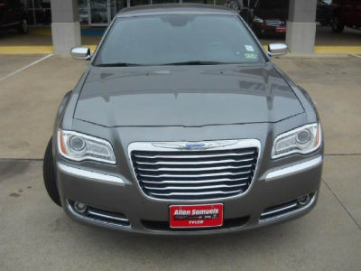 2011 Chrysler 300C  Base