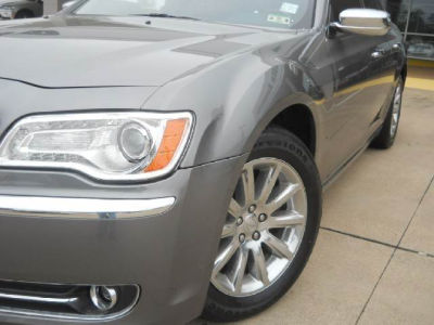 2011 Chrysler 300C  Base