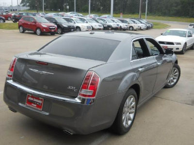 2011 Chrysler 300C  Base