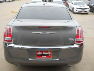 2011 Chrysler 300C  Base