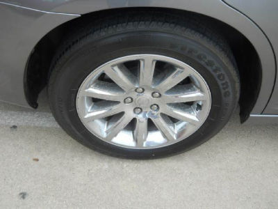 2011 Chrysler 300C  Base