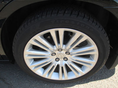 2011 Chrysler 300C  Base