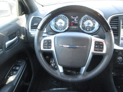 2011 Chrysler 300C  Base