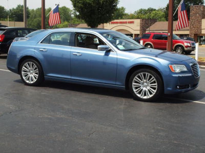 2011 Chrysler 300C  Base