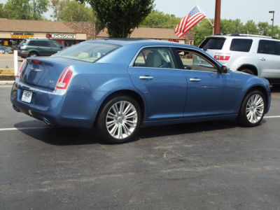 2011 Chrysler 300C  Base