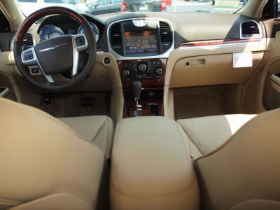 2011 Chrysler 300C  Base