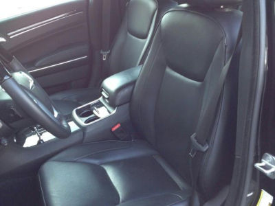 2013 Chrysler 300C  Base