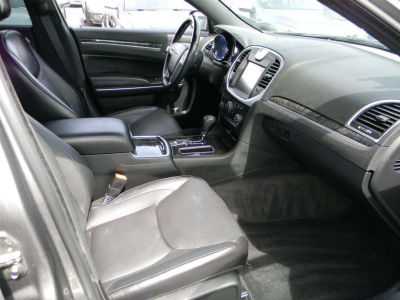 2011 Chrysler 300C  Base