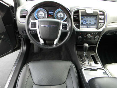 2011 Chrysler 300C  Base