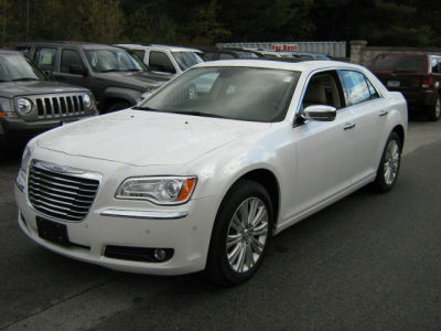 2011 Chrysler 300C  Base