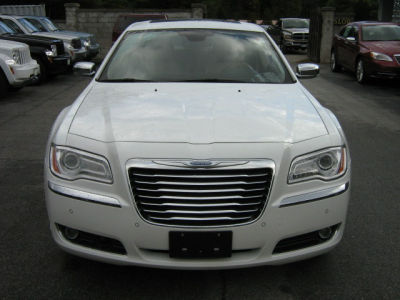 2011 Chrysler 300C  Base