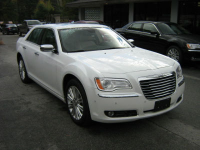 2011 Chrysler 300C  Base