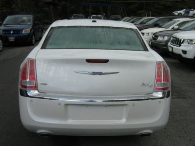 2011 Chrysler 300C  Base