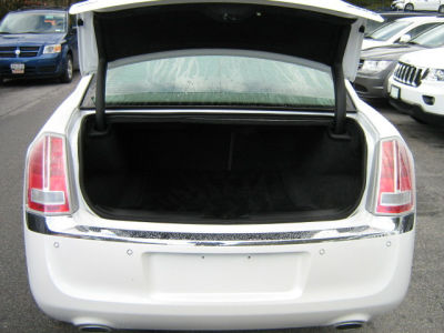 2011 Chrysler 300C  Base