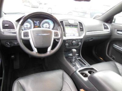 2011 Chrysler 300C  Base