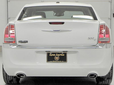 2011 Chrysler 300C  Base