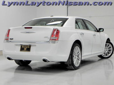 2011 Chrysler 300C  Base
