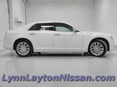 2011 Chrysler 300C  Base