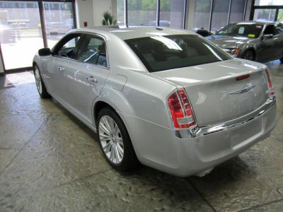 2012 Chrysler 300C  Base
