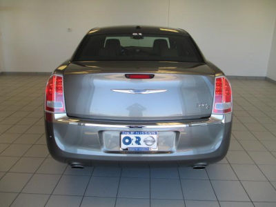 2011 Chrysler 300C  Base