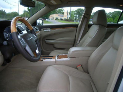 2013 Chrysler 300C  Base