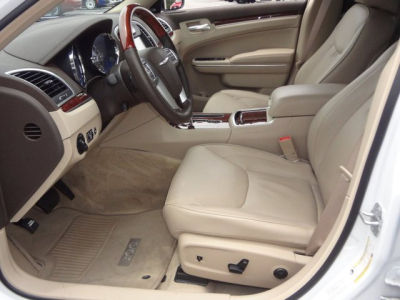 2011 Chrysler 300C  Base