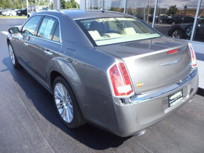 2011 Chrysler 300C  Base