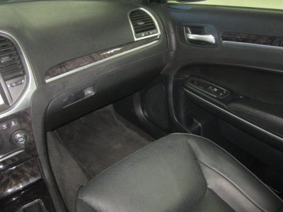 2012 Chrysler 300C  Base