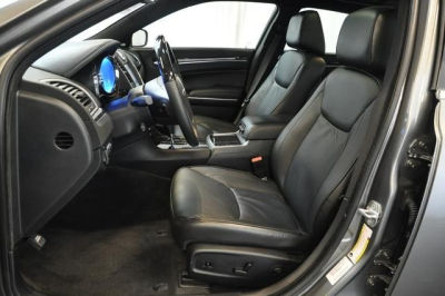 2011 Chrysler 300C  Base