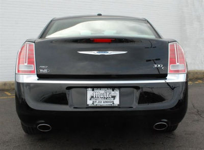 2011 Chrysler 300C  Base