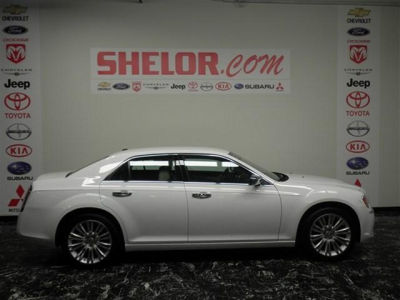 2011 Chrysler 300C  Base