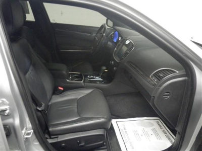2011 Chrysler 300C  Base
