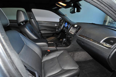 2011 Chrysler 300C  Base