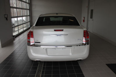 2011 Chrysler 300C  Base