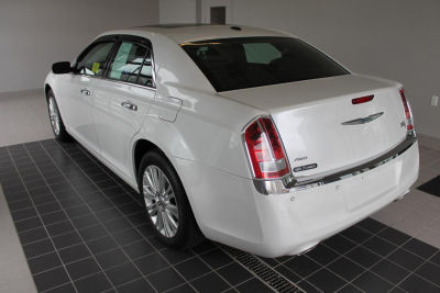 2011 Chrysler 300C  Base