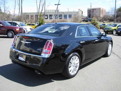 2012 Chrysler 300C  Base